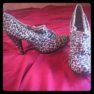 Rocket dog cheetah high heels